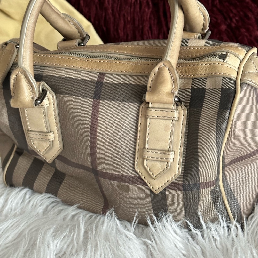 Designer shoes , bags and trench coat - Picture 3 of 15